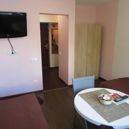 Tomik Apartment *