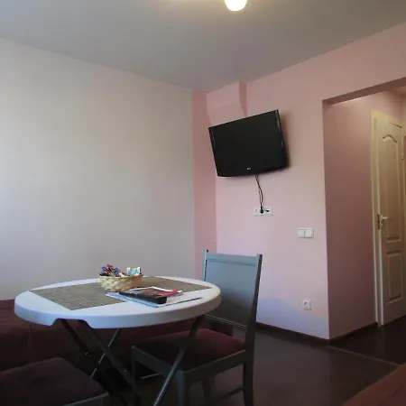 Tomik Apartment *